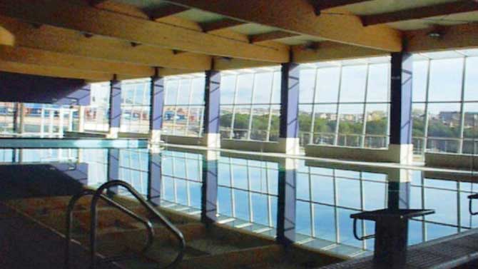 Piscina cubierta de la zona norte.