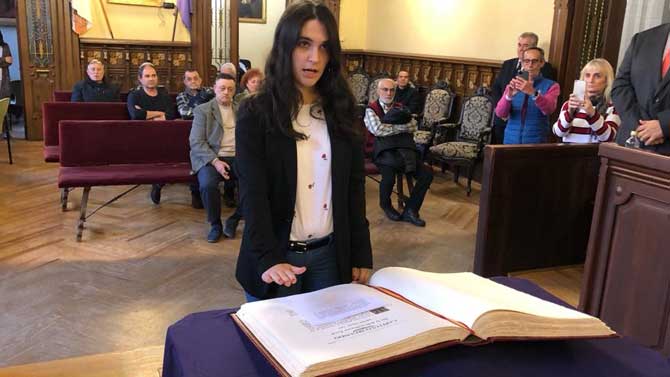 Toma de posesión de Azucena Jiménez como concejal.