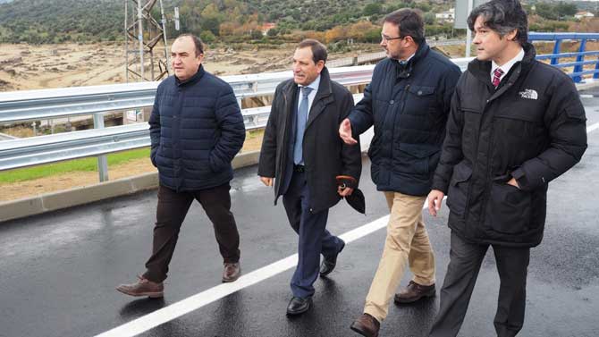 Apertura al tr&aacute;fico del puente de la Gaznata.