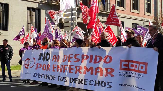Concentración contra "el despido por enfermar".