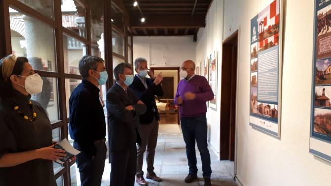 Exposición dedicada a las ermitas de Ávila en el Museo.