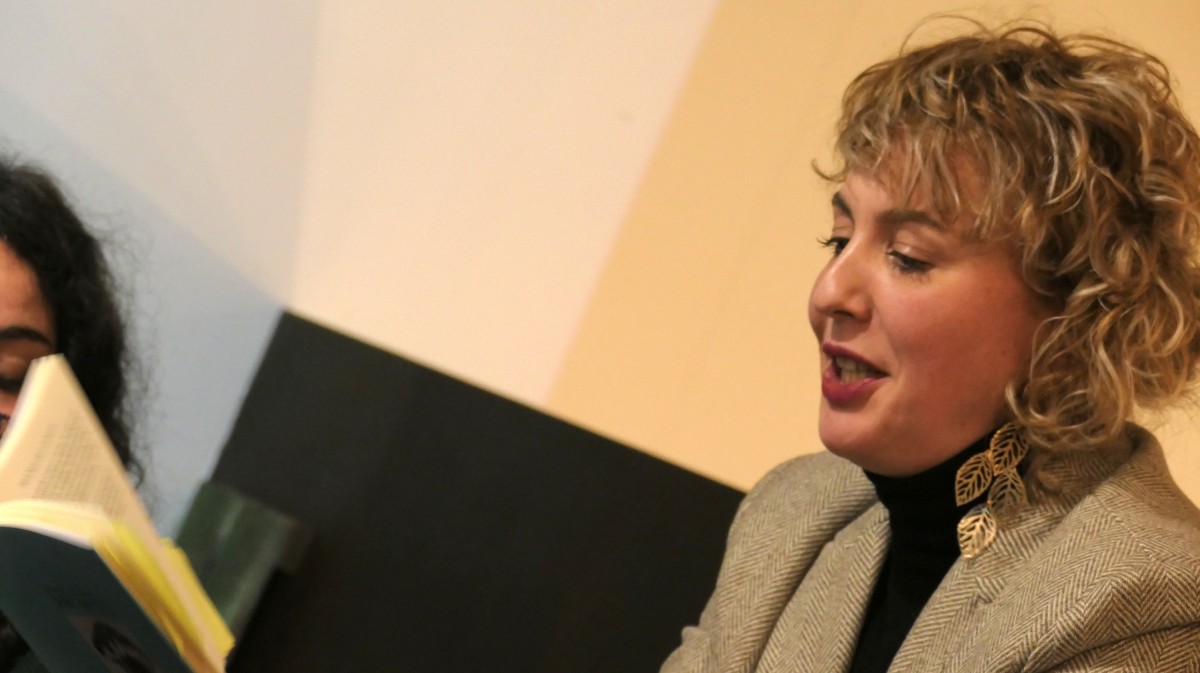 Rut Sanz presenta su primer poemario, ‘En el fondo de mis manos’.