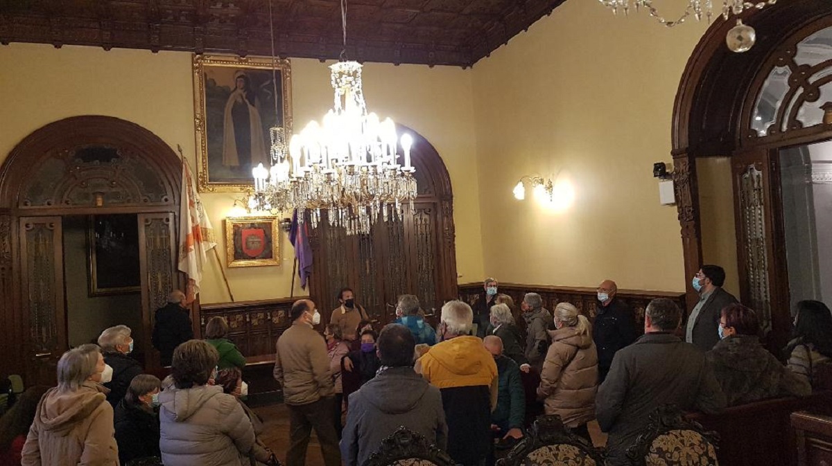 Los participantes del curso de Fundación Ávila visitan el Ayuntamiento de la ciudad
