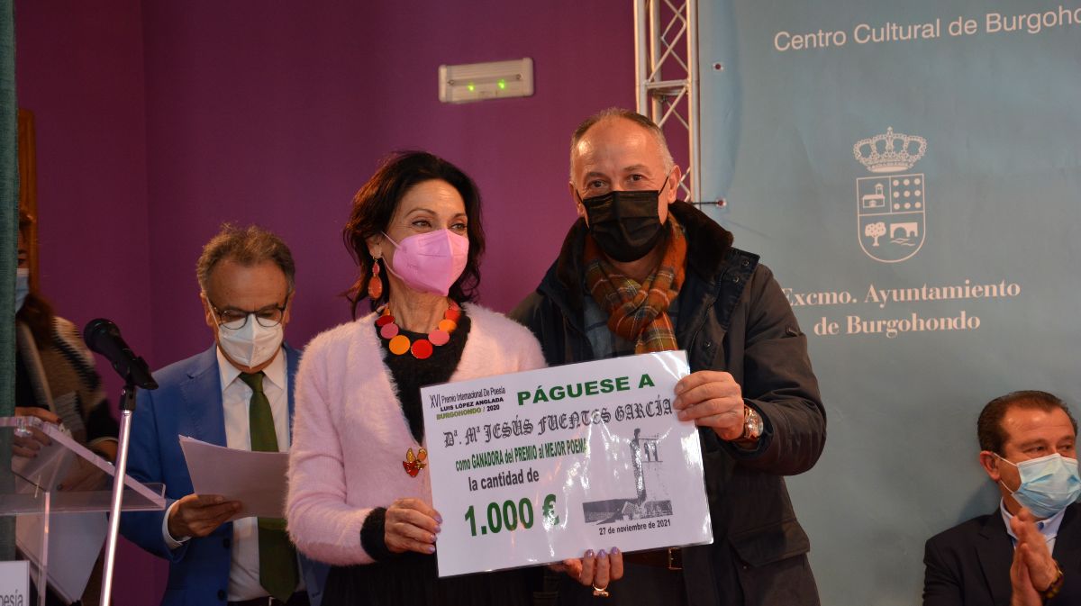 Entrega del Premio López Anglada en Burgohondo.