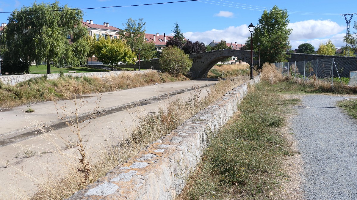 Puente de Sancti Spiritu, en el barrio del Valle Amblés.