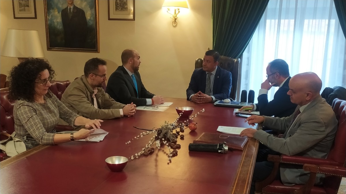 Reunión entre CEOE y Diputación de Ávila.