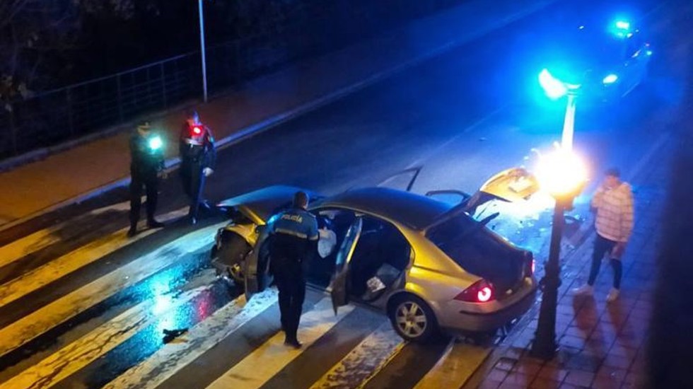 Aparatoso accidente sin heridos cerca del puente Adaja.
