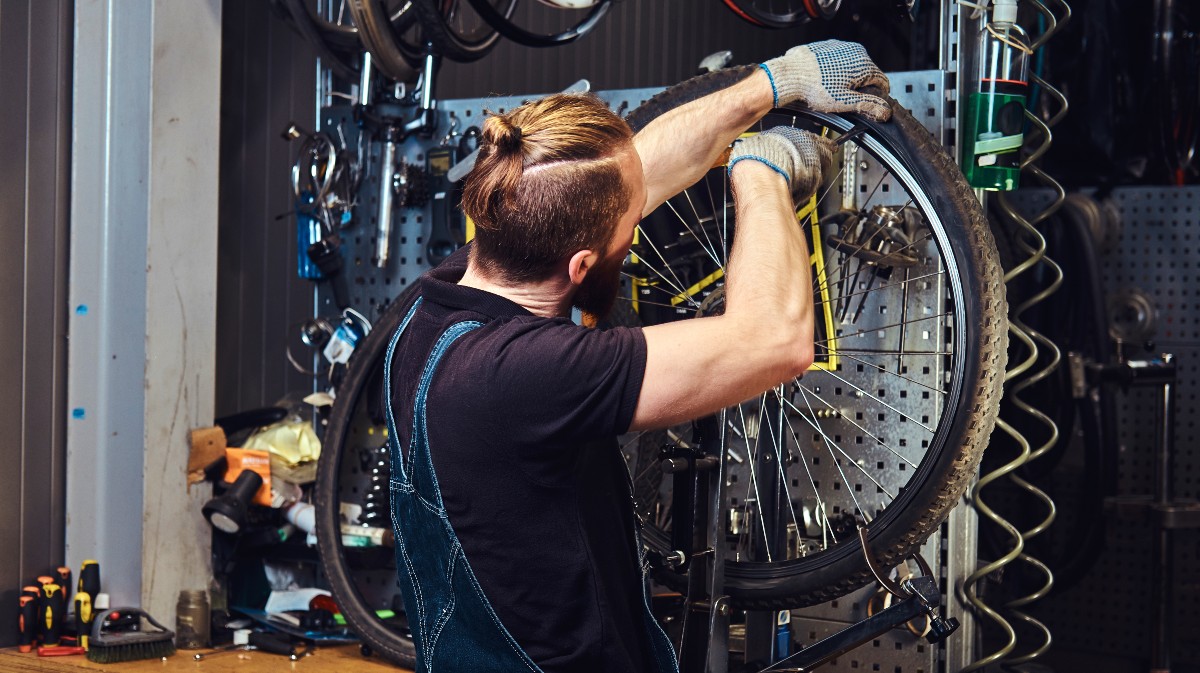 Imagen de archivo de un taller de bicicletas.