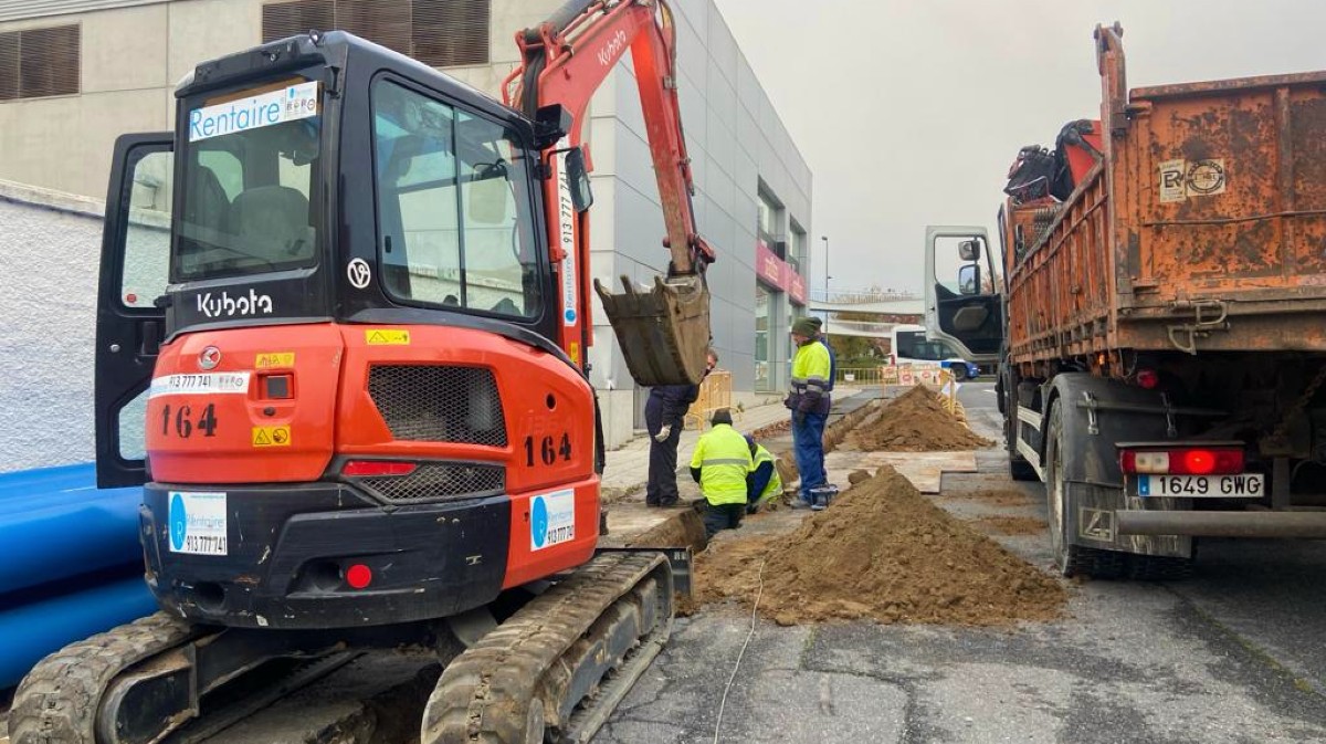 Obras en la calle Paramera, en el barrio de Las Hervencias,