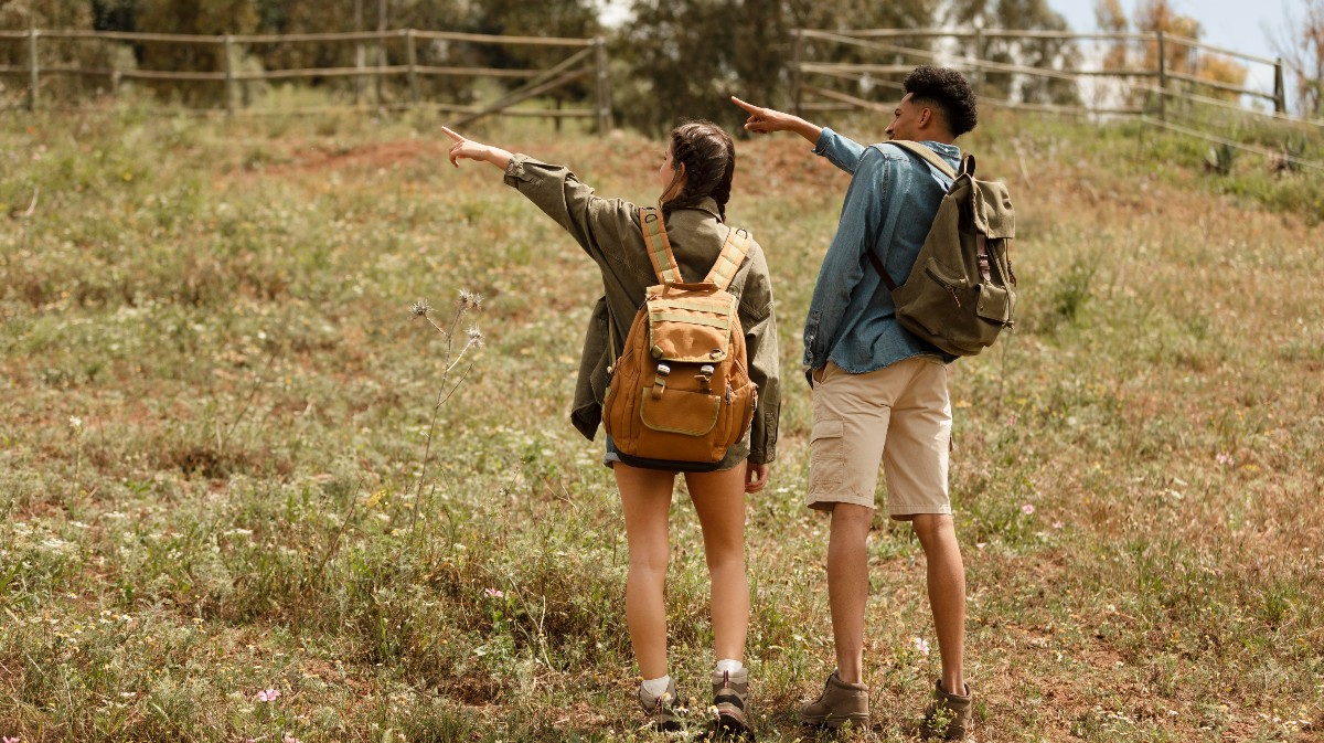 Imagen de archivo de dos turistas.