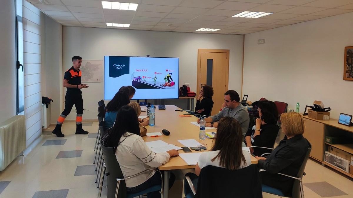 Empleados municipales se forman en primeros auxilios.