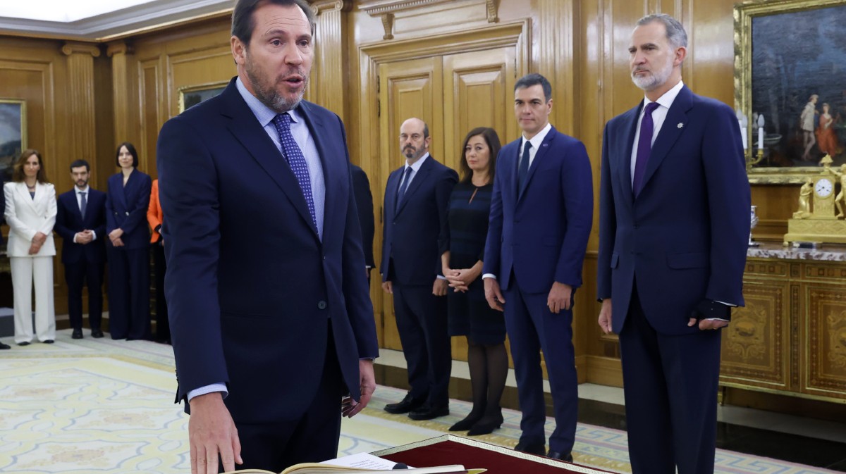 &Oacute;scar Puente promete su puesto como ministro.