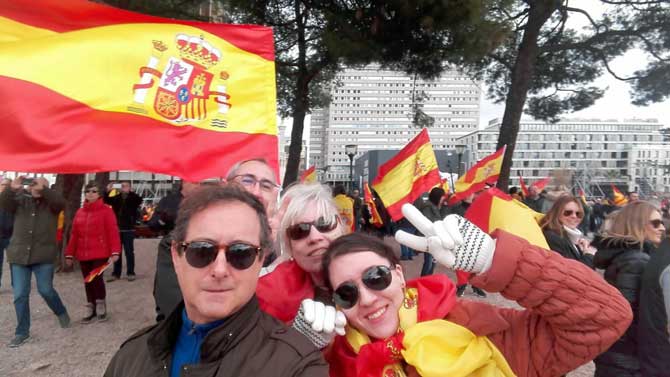 Imagen de archivo de militantes de Vox en una manifestación.