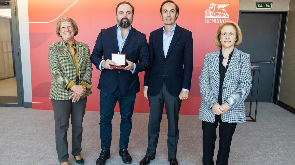 Álvaro Beltrán (segundo izquierda) recibe el premio Generali SME EnterPRIZE de sostenibilidad ambiental.