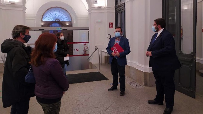 Visita al Ayuntamiento con motivo del Día de la Constitución en 2020.