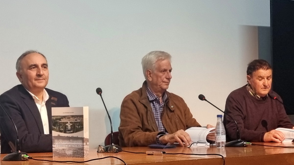 Luis Bendala, entre Jesús María Sanchidrián y Dámaso Barranco.