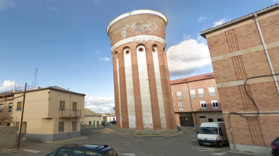 Depósito de agua de la calle Descalzos en Arévalo.