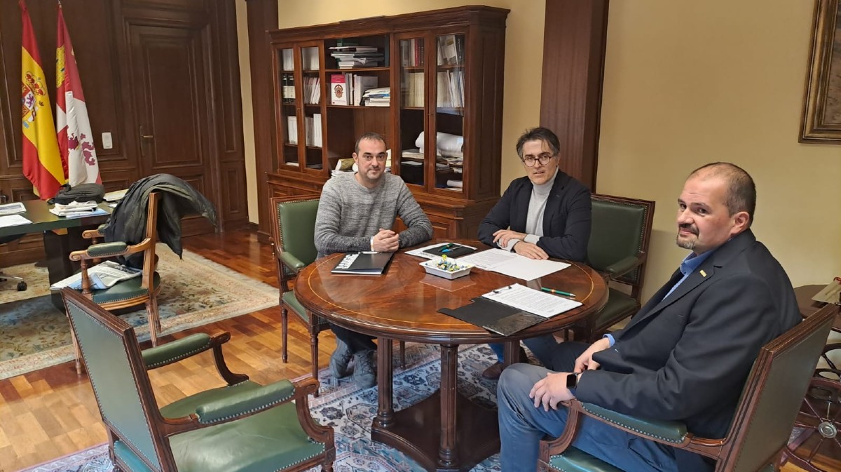 Reunión de la AUGC con el subdelegado del Gobierno.