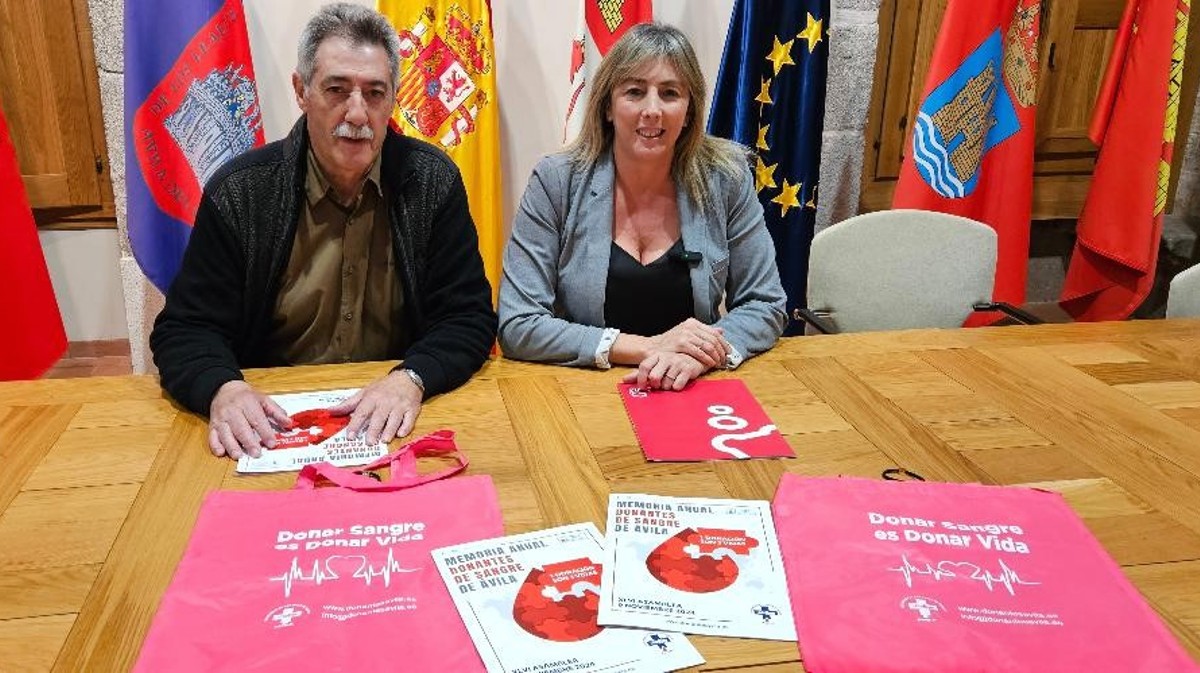 Presentación de la asamblea anual de la Hermandad de Donantes de Sangre.