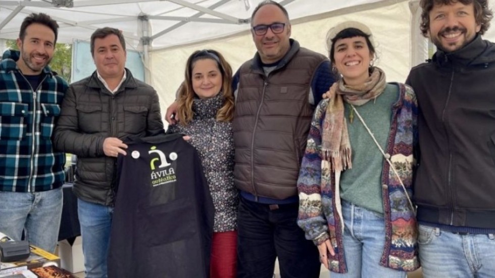 Productores de Ávila en el mercado de Valdebebas.