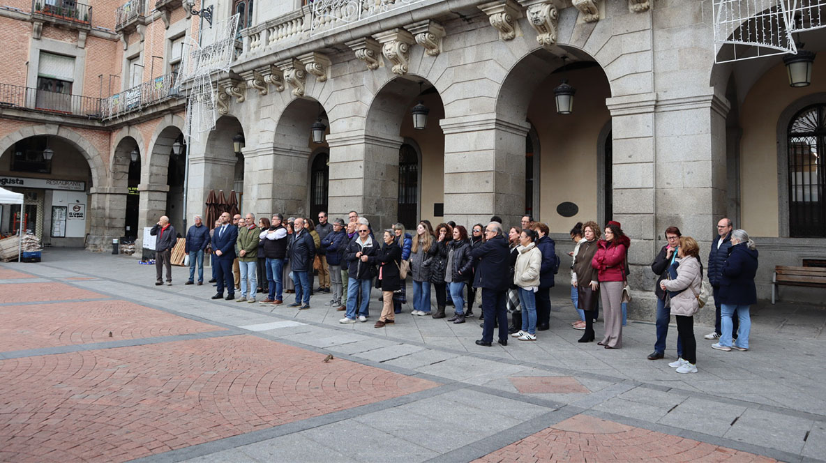 Convocatoria frente al Ayuntamiento de Ávila