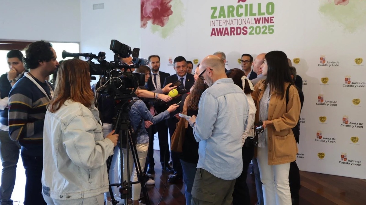 La Junta atiende a los medios en la inauguración de los los Zarcillo Internacional Wine Awards