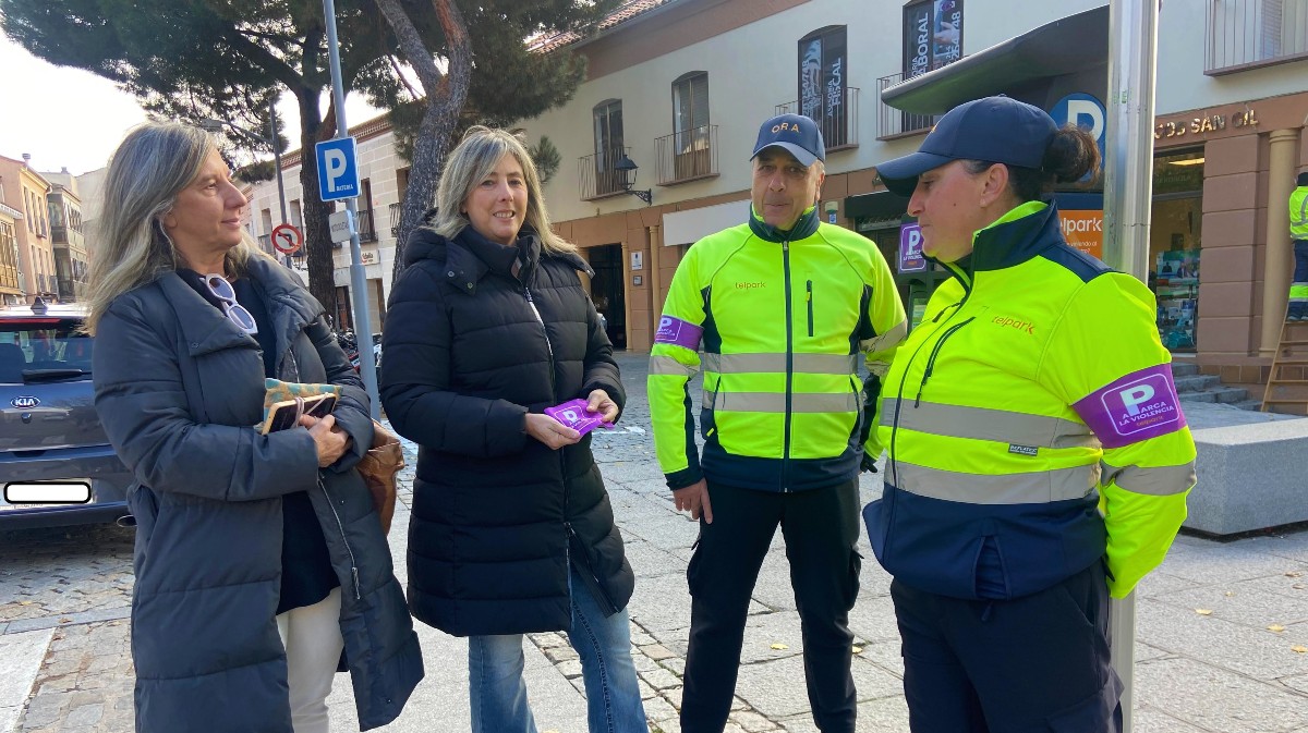 Visita a un parquímetro por la iniciativa ‘Aparca la violencia’ en el marco del 25 de noviembre.