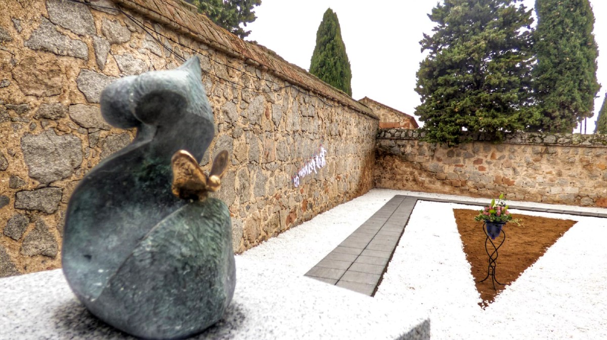 Rinc&oacute;n Blanco en el cementerio de &Aacute;vila.