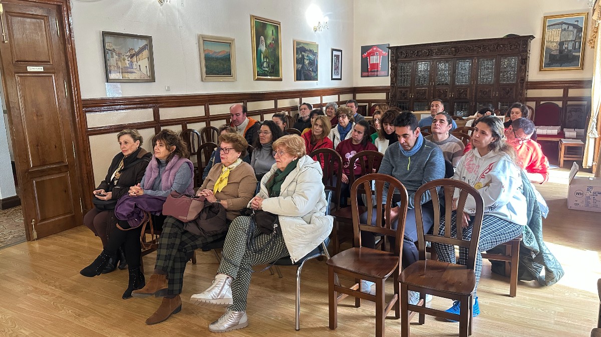El Ayuntamiento de Arenas de San Pedro conmemora el Día para la Eliminación de la Violencia contra la Mujer.