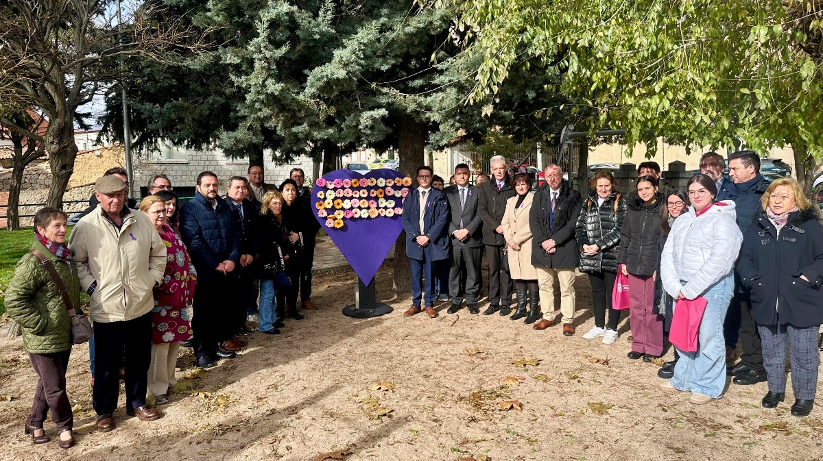 Homenaje en La Serrada a las víctimas de la violencia machista.