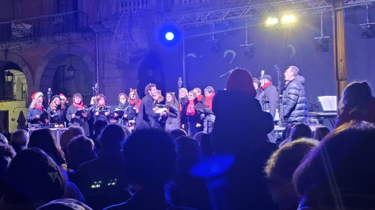 Encendido de la iluminación de Navidad en Ávila.