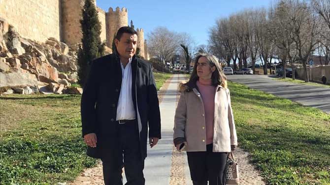 Carlos García y Sonsoles Sánchez-Reyes en una foto publicada en el Facebook de la candidata.