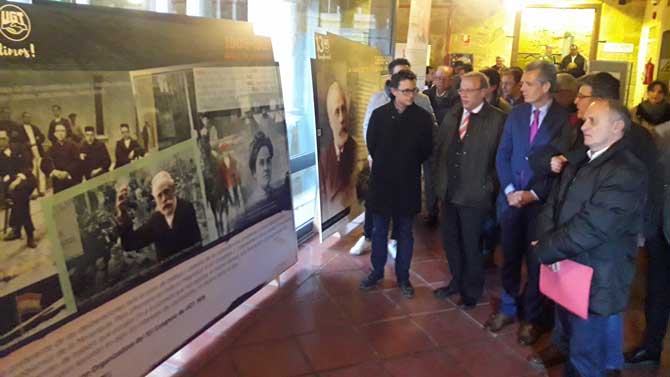 Exposición dedicada a los 130 años de UGT en la Delegación Territorial.