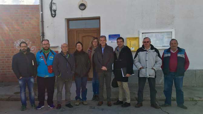 El delegado de la Junta en Rasueros con el alcalde para abordar la mejora de internet.