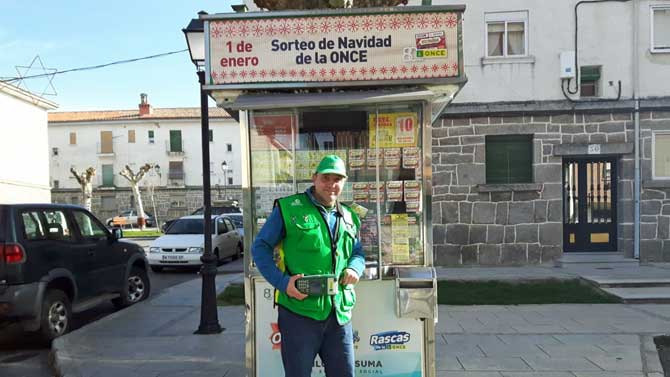 José Antonio Martín Colorado, vendedor de la ONCE en El Barco de Ávila.