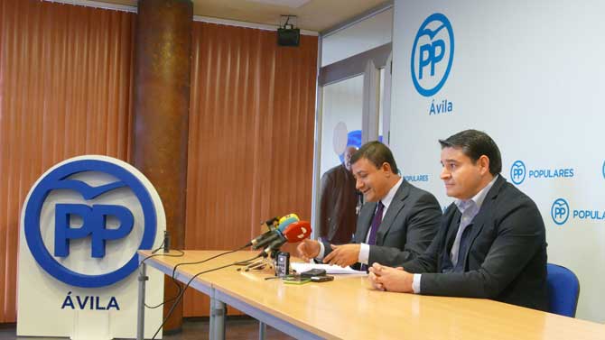 Carlos Garc&iacute;a -i- y David Beltr&aacute;n -d-