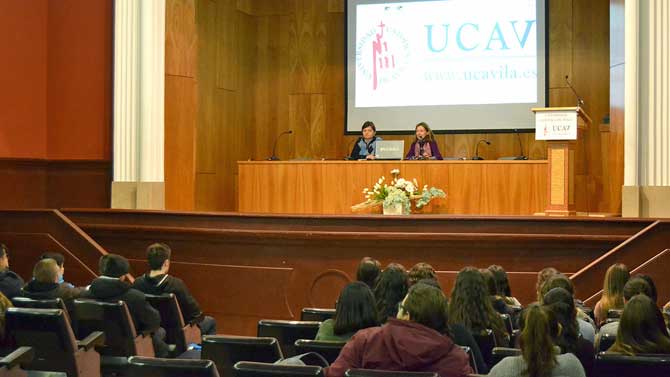 Programa del Bachillerato de Investigaci&oacute;n con el Colegio Milagrosa-Las Nieves en la UCAV.