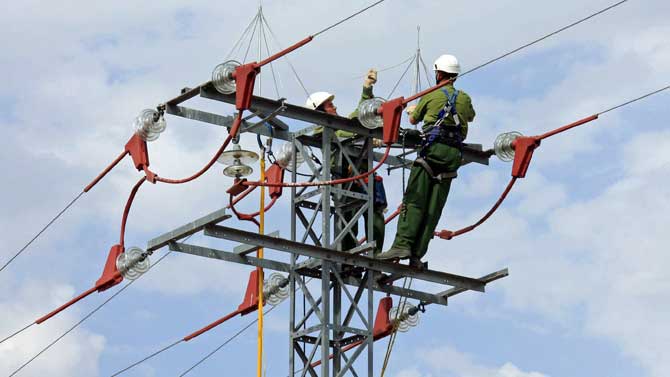 Instalaci&oacute;n de elementos se seguridad en un tentido el&eacute;ctrico.