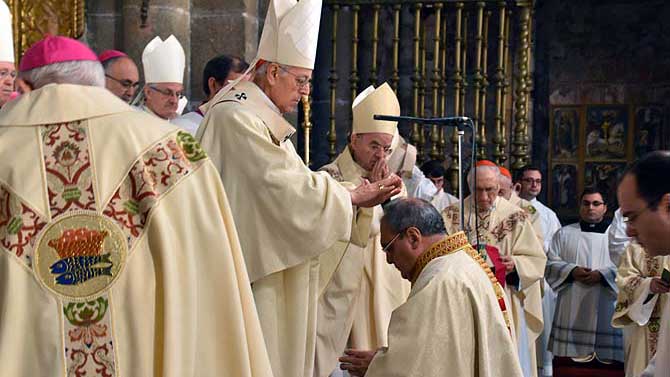 Ordenaci&oacute;n de Jos&eacute; Mar&iacute;a Gil Tamayo como obispo de &Aacute;vila.