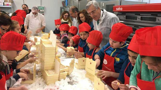 Taller de redondeo de temas en Santa Teresa Gourmet.