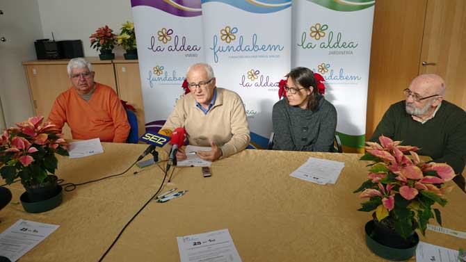 Campa&ntilde;a de Fundabem para solicitar donaciones '25 son 100'.