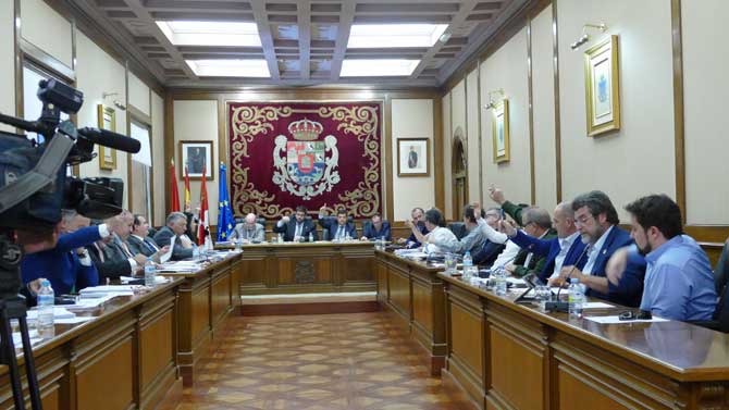 Imagen de archivo de un pleno de la Diputación.