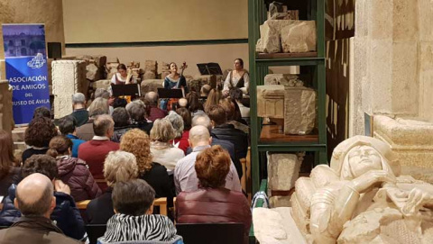 Concierto de Tres Damas en el Museo de &Aacute;vila.