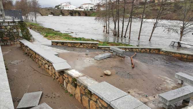 Daños de la crecida del Tormes en El Barco de Ávila. Foto: Naxo Rubio.