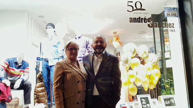 Chiruca Domínguez y Andrés Sánchez. al frente del establecimiento.