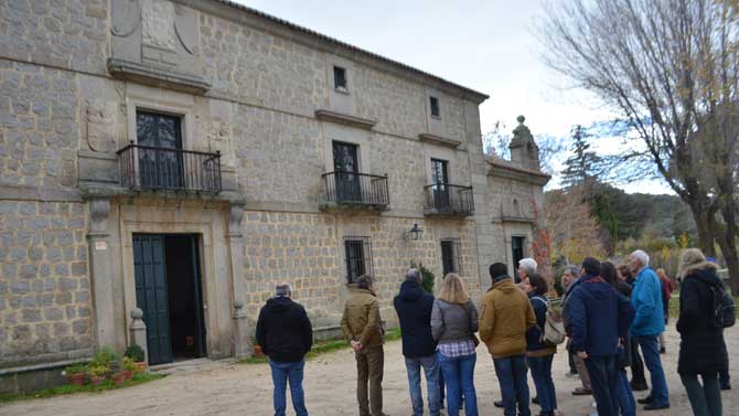 Los Amigos del Museo de &Aacute;vila en la Dehesa de la Serna.