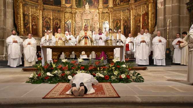 Ordenaci&oacute;n de di&aacute;cono en l Catedral. Foto: Gonzalo Glez.de Vega.