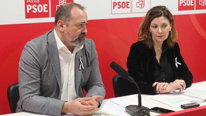 Miguel Hernández y Soraya Blázquez, procuradores del PSOE.