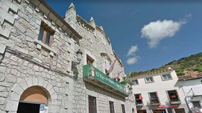 Ayuntamiento de Hoyo de Pinares.