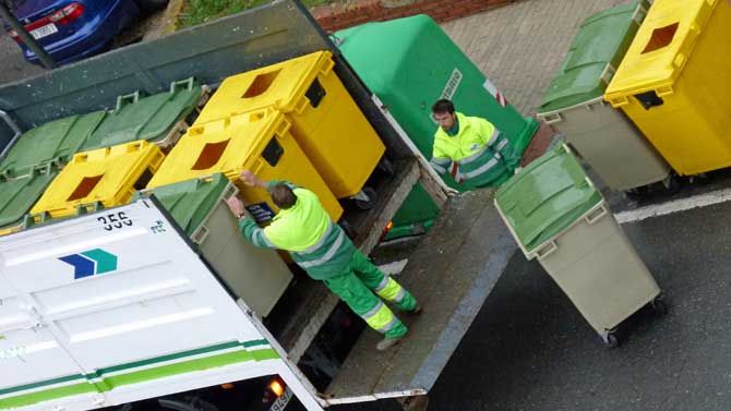Camión del servicio de limpieza.
